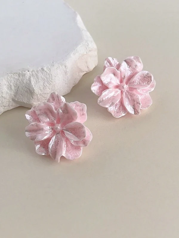 گوشواره میخی گل‌دار صورتی مدل 3D Cornflower — 1 جفت - Image 3