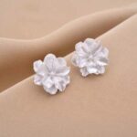 گوشواره 1 جفت — مدل گل سفید (White Flower) - Image 3