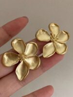 گوشواره میخی مدل Vintage Big Flower Petal — 1 جفت