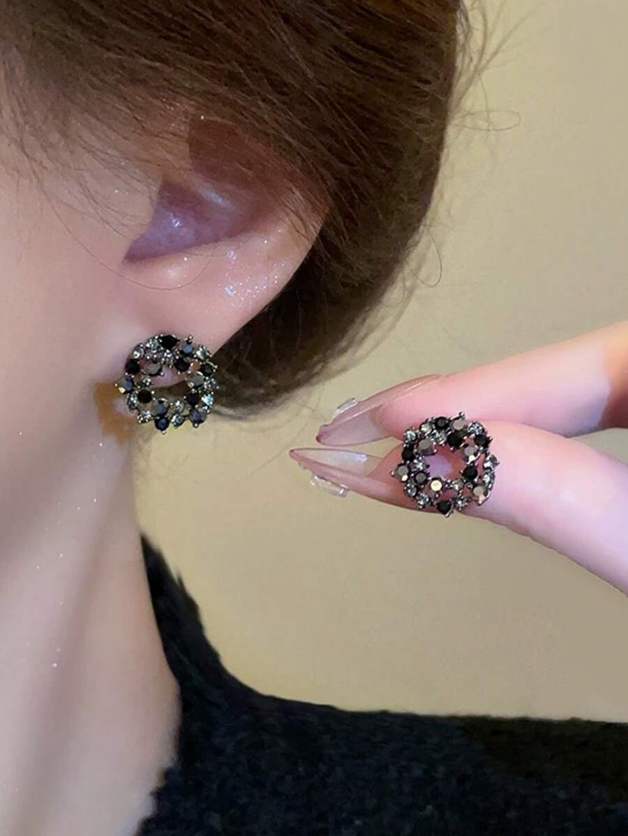 17413979836901ce2518ad30a3fdfd8a8ebd5c9d9c_thumbnail_900x.jpg گوشواره میخی گلدار — مدل 60405548 (یک جفت) - Image 1