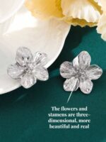 گوشواره میخی گل‌دار مدل Floral — 1 جفت - Image 5