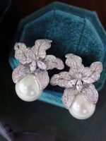 گوشواره گل‌دار نگین‌دار مدل Elegant Floral Rhinestone — 1 جفت - Image 3