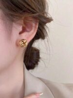 1 جفت گوشواره مدل Airy Braided — بافت مینیمال - Image 2