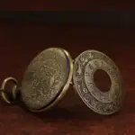ساعت رومانی برنز با صفحه سفید هالو (کوارتز) استایل لاکچری جیبی