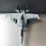 مدل پلاستیکی هواپیمای نظامی F/A-18 Super Hornet 1:72