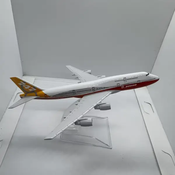 ماکت مدل هواپیما B747 گیگاسیـکل سیمولیشن (دکور و کلکسیونی)
