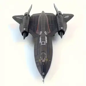 مدل هواپیمای SR-71 مشکی 1:144 با پایه نمایش