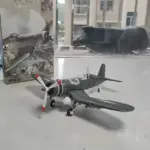 مدل مونتاژی هواپیما F4U-4 مقیاس 1:48 (دکوری رومیزی ثابت)