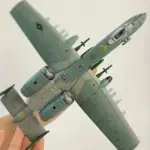 ماکت هواپیمای نظامی A-10 با مقیاس 1:72 (دایکست) به همراه پایه نمایش
