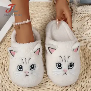 دمپایی روفرشی گربه‌ای طرح کارتونی با گلدوزی کیوت