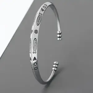 دستبند النگویی باز با طرح ماهی حکاکی وینتیج (یونیسکس)