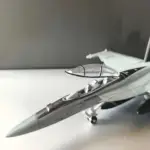 مدل پلاستیکی هواپیمای نظامی F/A-18 Super Hornet 1:72