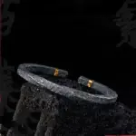 دستبند زنجیری مردانه موبیوس طرح حلقه‌ای مشکی نقره‌ای قابل تنظیم