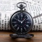 ساعت جیبی آویزی وینتیج با اعداد رومی (کوارتز) مدل گردن‌آویز