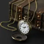 ساعت رومانی برنز با صفحه سفید هالو (کوارتز) استایل لاکچری جیبی