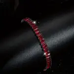 دستبند مستطیلی گوتیک طرح وینتیج رنگ زرشکی تیره
