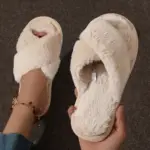 دمپایی زمستانی زنانه مخملی با بند ضربدری و کفی نرم