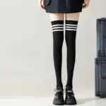 جوراب بلند زنانه راه‌راه مشکی و سفید ژاپنی (سه نوار) ۱ جفت