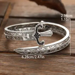 دستبند اپن گوتیک و مدیوال با آویز مسی
